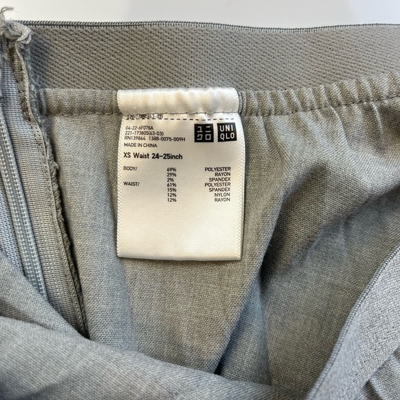 Uniqlo skirt size xs r60-2 - Picture 2 of 3